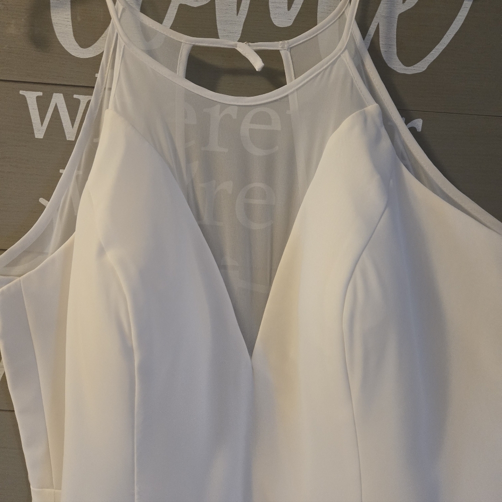 Elegant White Sleeveless Dress
